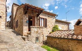 Casa Aldobrandesca